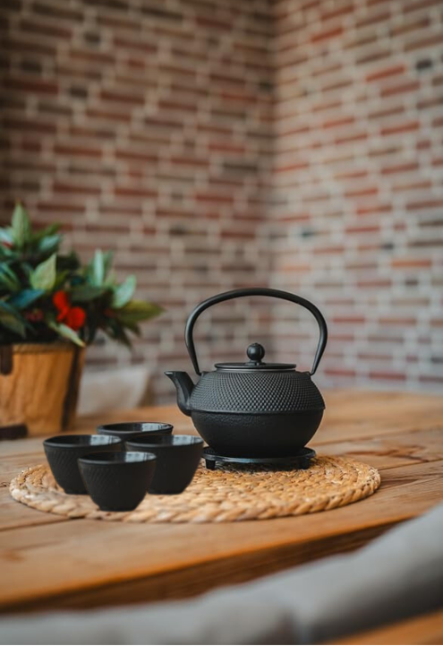 Czajnik żeliwny czarny 900ml z 4 czarkami