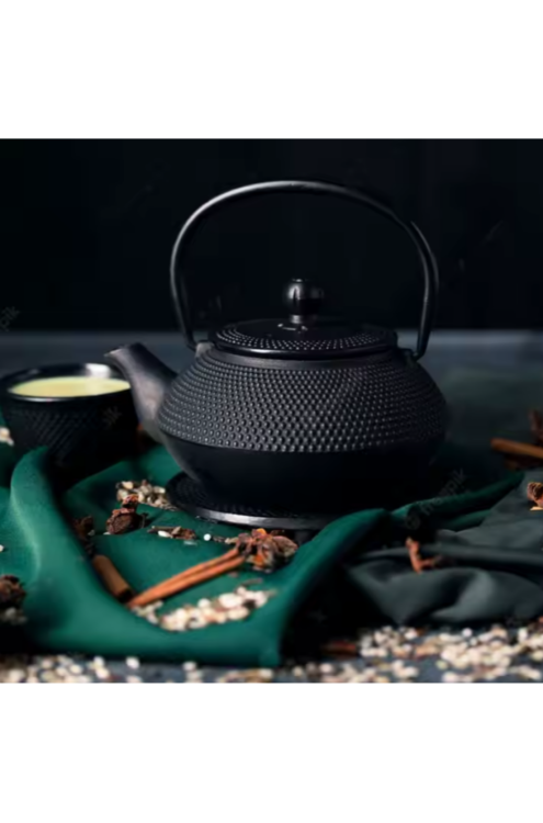 Czajnik żeliwny czarny 900ml z 4 czarkami